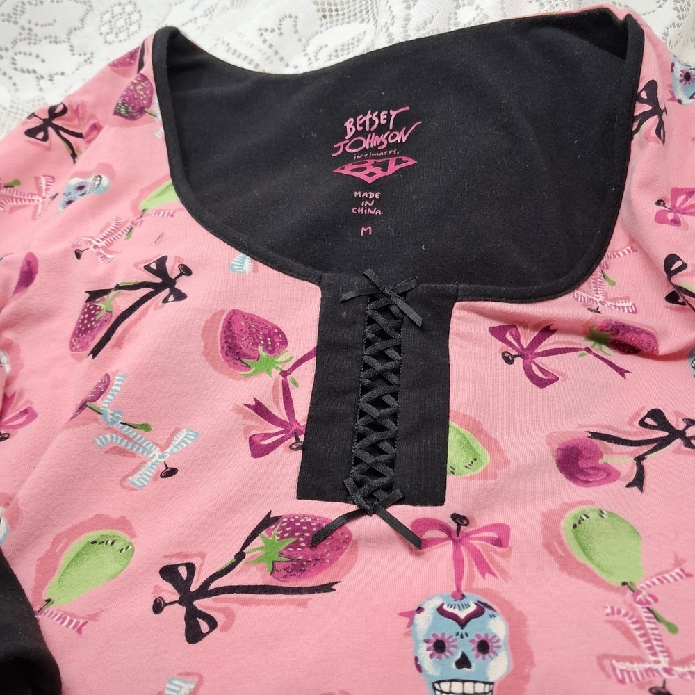 Betsey Johnson Intimates Sleep Dress Skull‎ Strawberry Lace Up Pink M - Picture 5 of 5